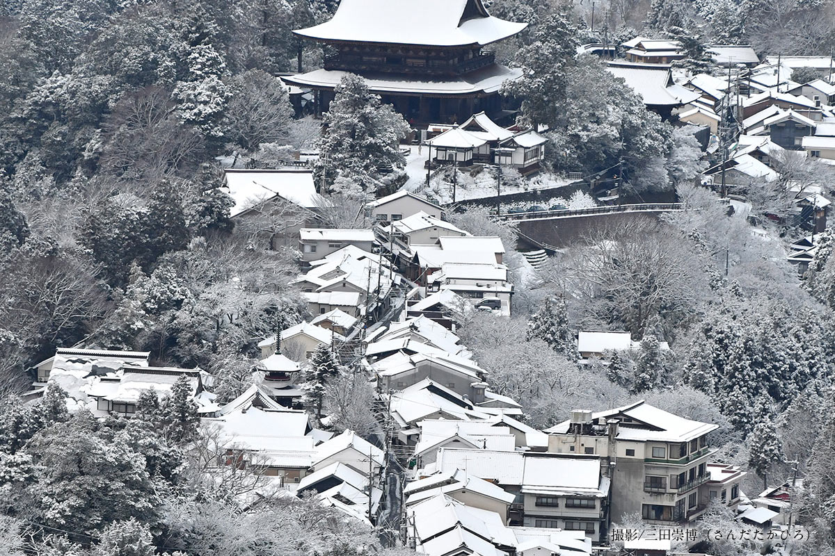 雪の金峯山寺
